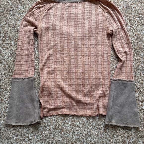 Free People top flare sleeves size medium - Picture 4 of 4